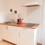 Apartment Centre *